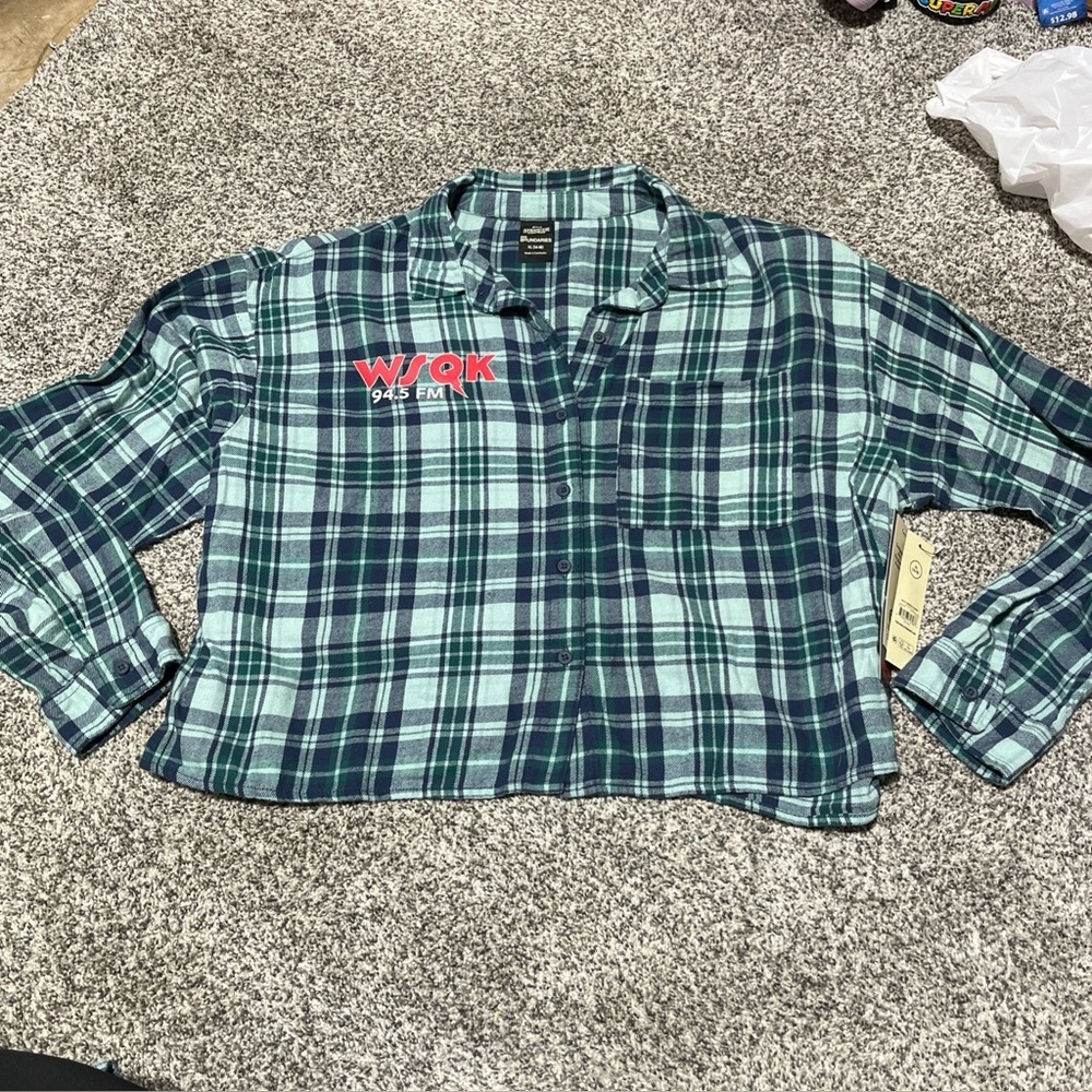 Stranger Things WSQK Radio flannel button up XL women's Plaid No Boundaries